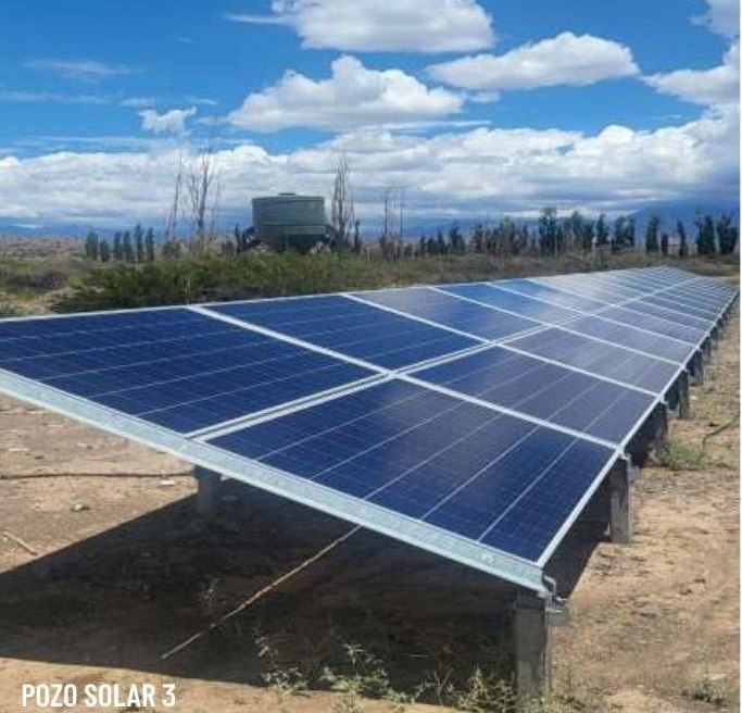Pozo de agua con bombeo solar